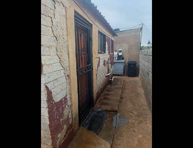 1 BEDROOM HOUSE FOR SALE IN TSHEPISONG